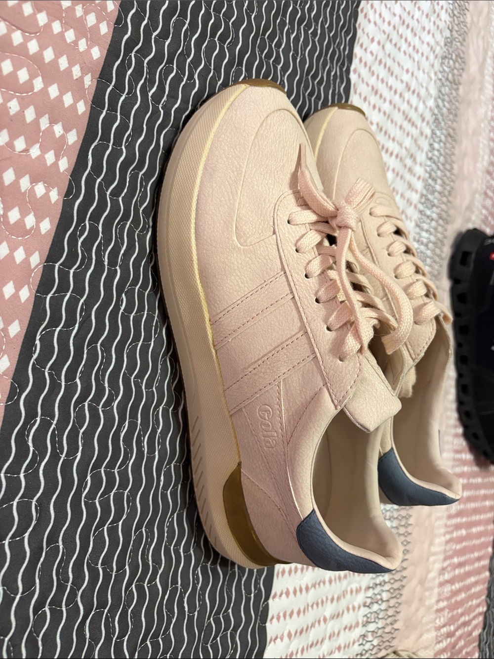 Gola Women’s Pale Pink and blue Retro Low-Top Sneakers - Picture 3 of 7